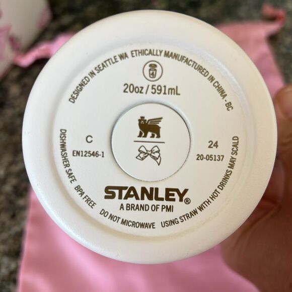 LoveShackFancy x Stanley 20oz Quencher - Picture 8 of 16